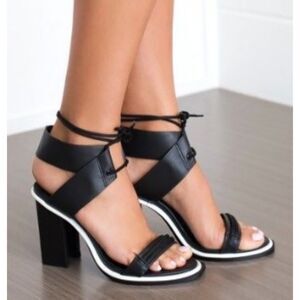EUC Sol Sana Chuck II Heels Black Leather Strappy Block Sandals Size 38 US 7.5/8